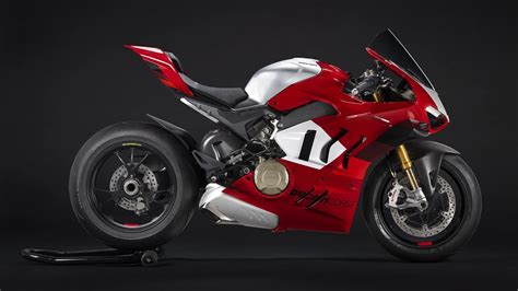 Ducati Panigale V4 R in gara