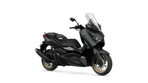Yamaha X-MAX 125cc nero con cupolino fumé