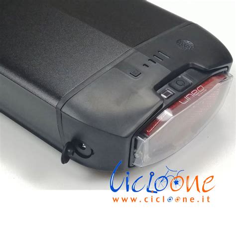 Diverse tipologie di batterie al litio per e-bike (portapacchi, interna, borraccia)