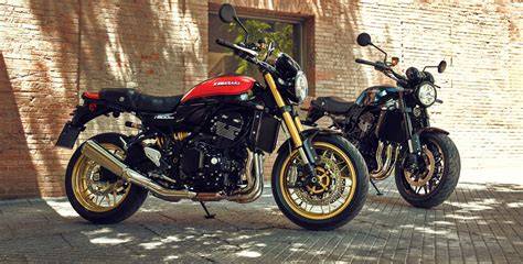 Restomod Kawasaki Z900RS con parafanghi classici