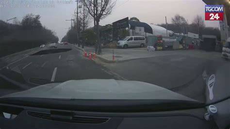 dashcam apertura voragine strada Seul