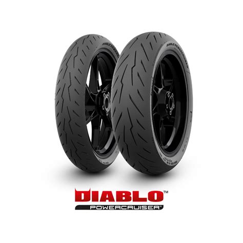 Pneumatici Pirelli Diablo Rosso con dettaglio del battistrada