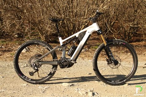 Dettaglio di una e-bike G5 con componenti di alta gamma