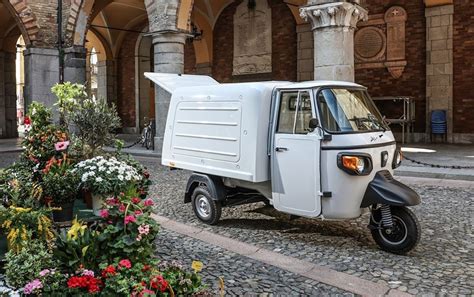 Ape Piaggio allestito per un angolo cubano