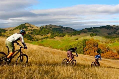 Gruppo di pionieri della mountain bike sul Monte Tamalpais