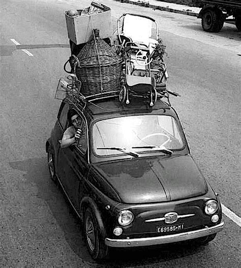 Fiat 500 R con portapacchi sul cofano posteriore