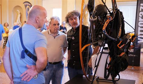 Vittoriano Orazi con una minimoto