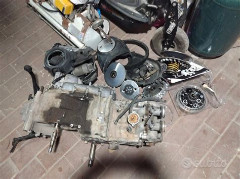 Dettaglio del motore di uno Yamaha TMAX