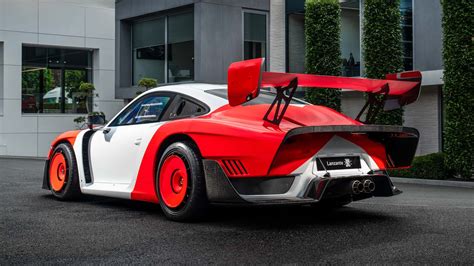 Porsche 935 nuova in pista