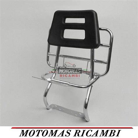Vespa 125 T5 con portapacchi cromato posteriore