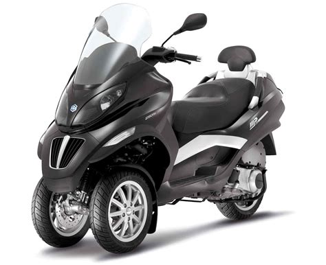 Piaggio MP3 250 in movimento