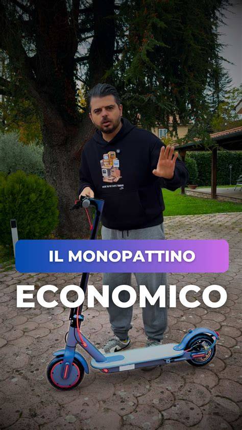 Monopattino elettrico in strada urbano sicurezza