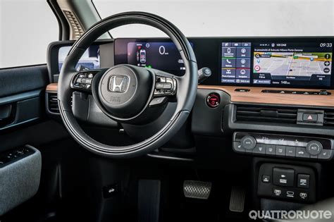 borsa immagini mostra Honda e Advance interni