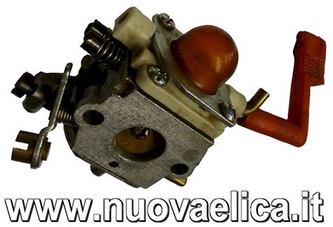 Componenti interni di un carburatore per decespugliatore