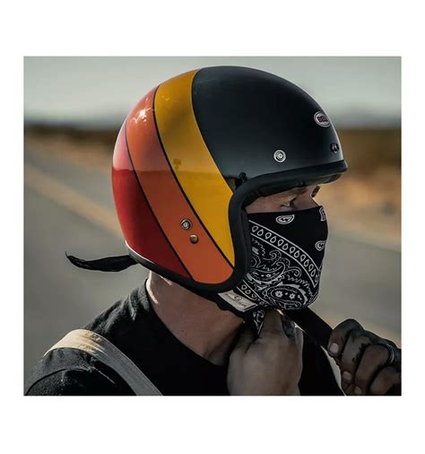 Casco custom con design vintage e dettagli retrò