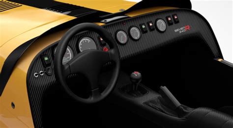 Interni spartani di una Caterham Seven