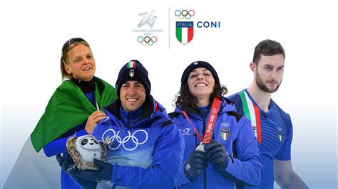 Matteo Milano sul podio con la sua squadra