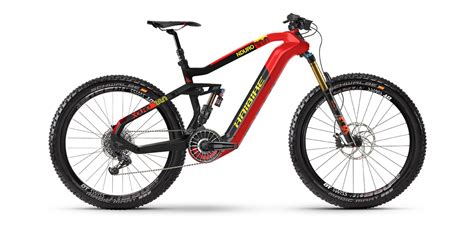 Haibike FLYON e-bike in azione su un sentiero montano