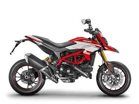 Ducati Hypermotard 939 SP in azione