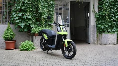 documenti di un ciclomotore nuovo