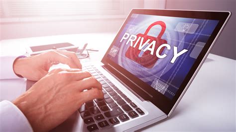 Diagramma che illustra la differenza tra pedinamento e violazione della privacy