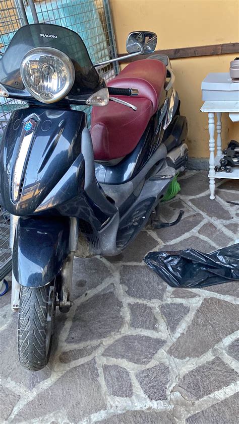 Piaggio Beverly 500 anno 2005 vista anteriore