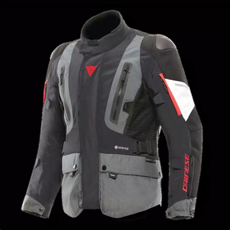 Schema a strati dell'abbigliamento da moto invernale
