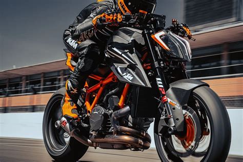 Grafico che illustra la potenza e la coppia della KTM 1290 Super Duke R