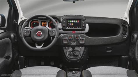 Interni Fiat Panda con cruscotto
