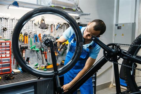 Officina di riparazione biciclette