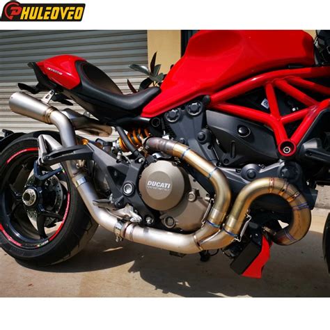 Ducati Monster 1200S con scarichi aftermarket