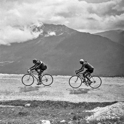 Immagine di Fausto Coppi e Gino Bartali in gara