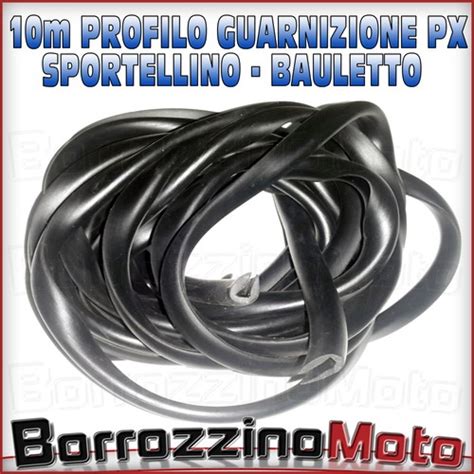 Dettaglio di una guarnizione per sportellino Vespa