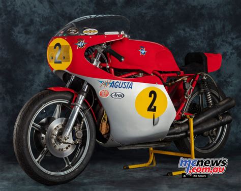 Phil Read su MV Agusta con il numero 0