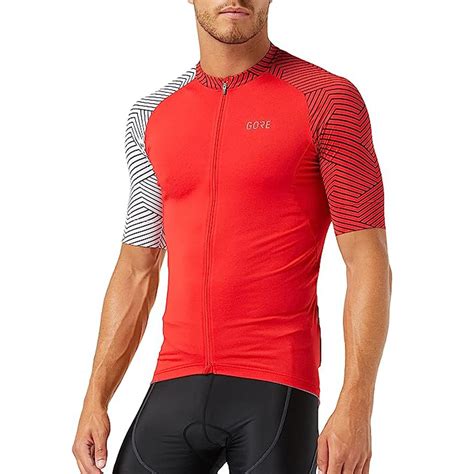 Grafica che mostra la vestibilità ergonomica di una maglia da ciclismo