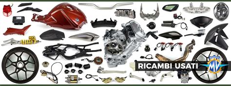 un computer che mostra un sito di vendita ricambi moto