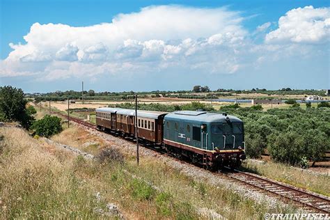 Vecchia locomotiva delle Ferrovie del Sud Est