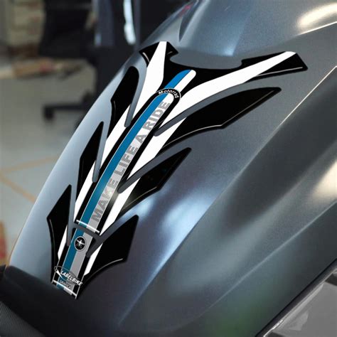 Esempio di adesivo resinato 3D per protezione serbatoio Yamaha.