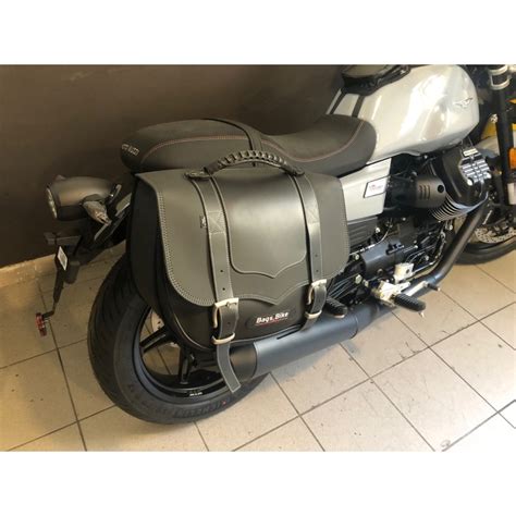 Diverse tipologie di borse laterali Moto Guzzi per V7