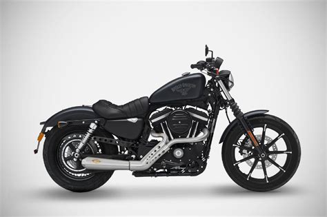 Harley-Davidson Sportster con scarico custom