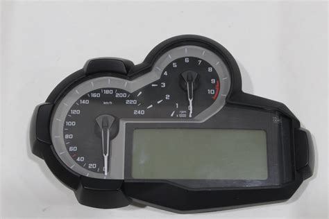 Cruscotto BMW GS con spia riserva accesa