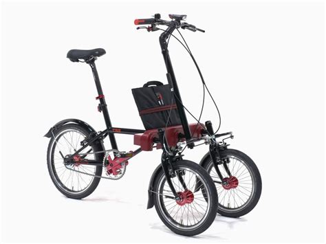 Triciclo a tre ruote basculante TRIS BIKE in movimento