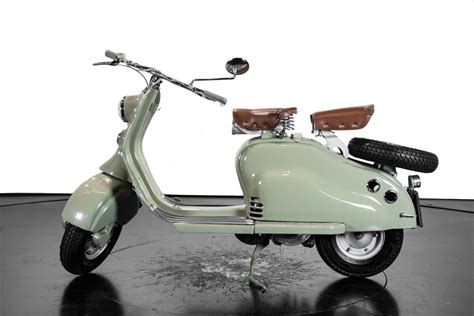 Immagine di una linea di produzione della Lambretta negli anni '50
