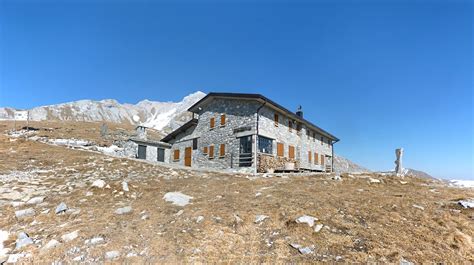 Illustrazione che rappresenta un rifugio o una capanna