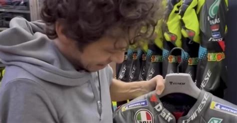 Valentino Rossi con diverse acconciature nel corso della sua carriera