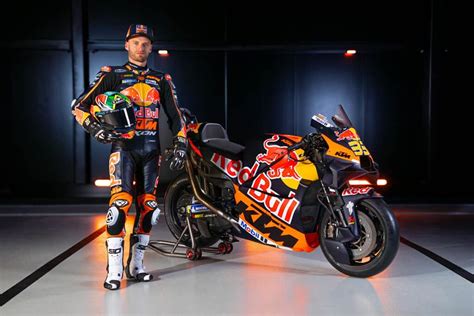 Presentazione modelli KTM con piloti famosi