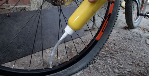 Manutenzione del liquido sigillante tubeless
