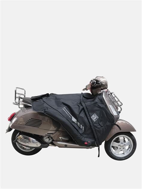 Dettaglio del TUCANO URBANO Termoscud R044X con particolare sulla tasca e sul sistema S.G.A.S.