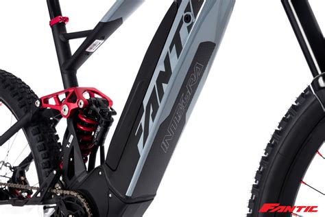 Dettaglio telaio bicicletta elettrica B'Twin