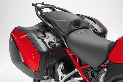 Ducati Multistrada 1000 con valigie laterali